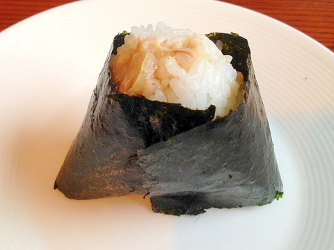 玉ねぎとおかかの醤油マヨおにぎり